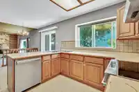 1952 148A STREET - thumbnail 21