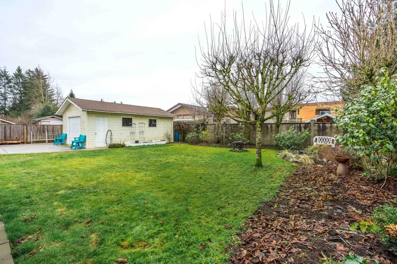 27056 28A AVENUE - photo 2 of 25