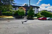 302 1330 MARTIN STREET - thumbnail 24