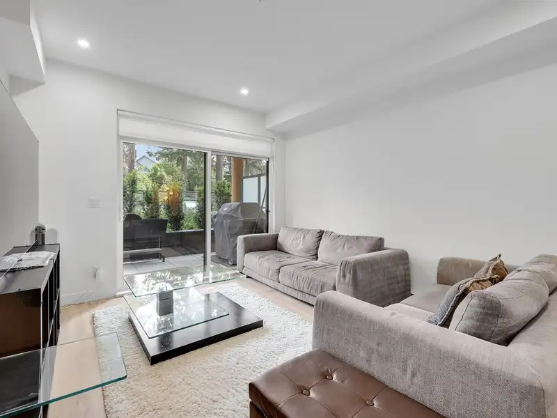 134 2635 KING GEORGE BOULEVARD - photo 4 of 34