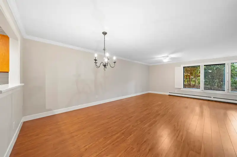 109 15270 17 AVENUE - photo 3 of 25