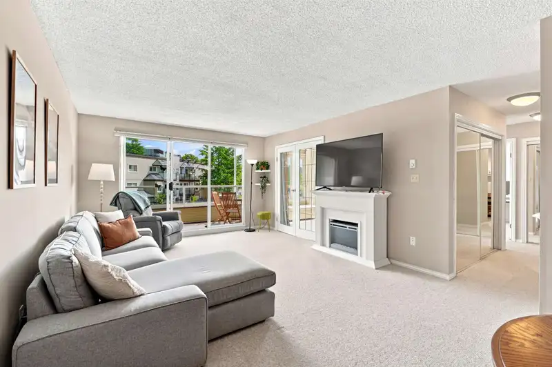 203 1840 E SOUTHMERE CRESCENT - photo 1 of 25