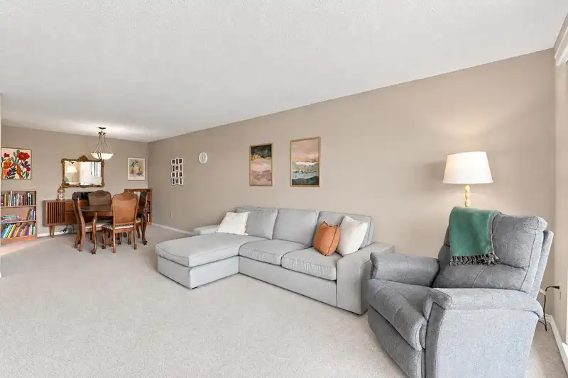 203 1840 E SOUTHMERE CRESCENT - photo 2 of 25
