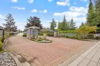 76 17516 4 AVENUE - thumbnail 2