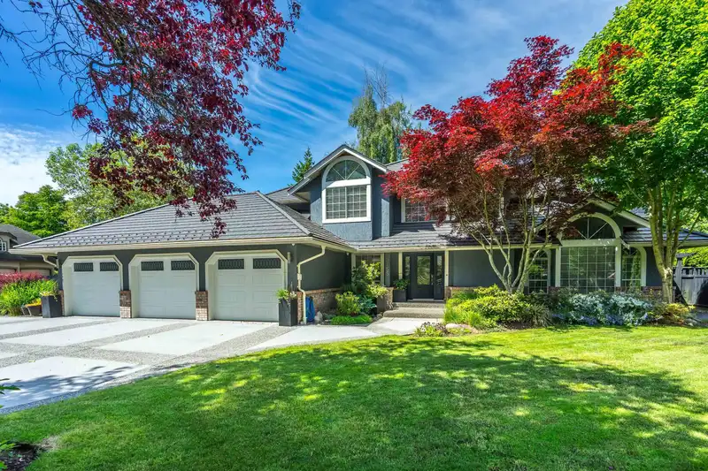 3155 142 STREET - photo 1 of 39