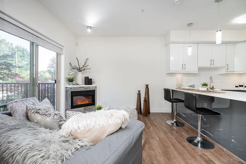 12 4033 DOMINION STREET - photo 1 of 25