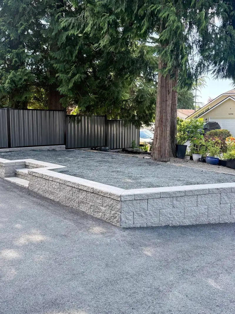 14343 17 AVENUE - photo 3 of 8