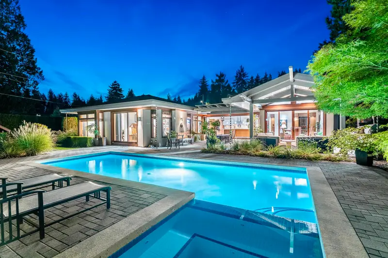 389 MOYNE DRIVE - photo 2 of 25