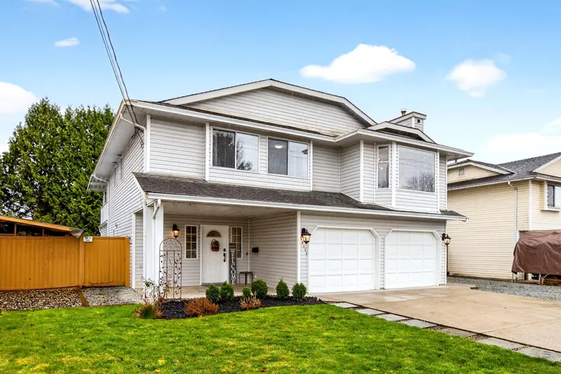 20126 WANSTEAD STREET - photo 2 of 25