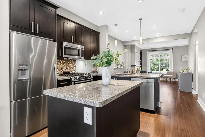 42 2689 PARKWAY DRIVE - photo 4 of 31
