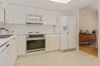 104 1745 MARTIN DRIVE - thumbnail 9
