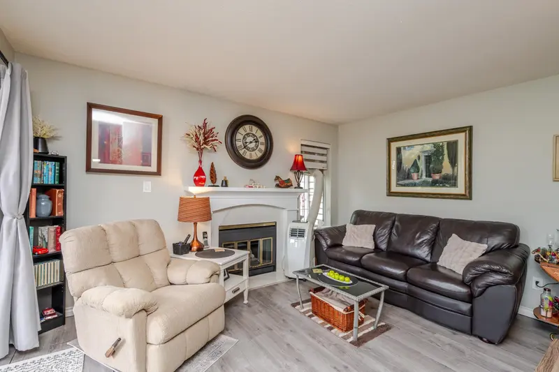 103 11578 225 STREET - photo 2 of 25