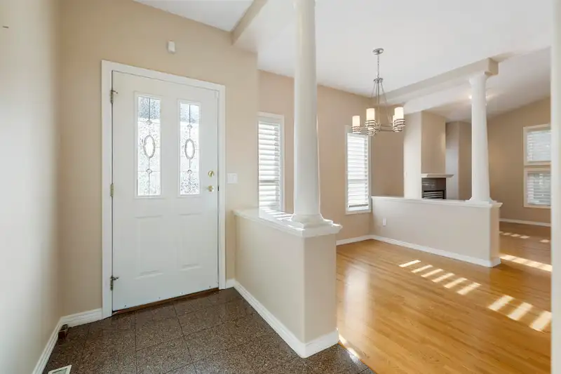 1 13911 16 AVENUE - photo 2 of 36