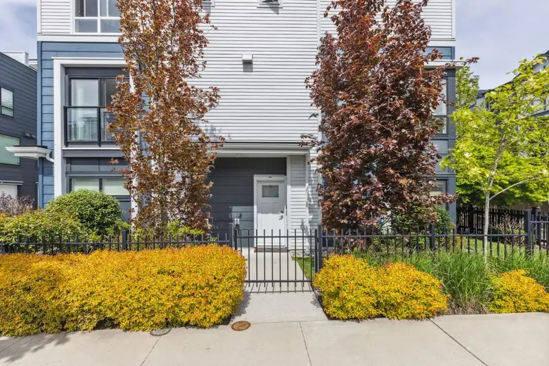 36 16337 23A AVENUE - photo 2 of 37