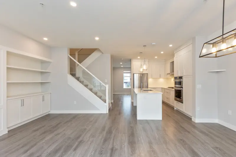 15 20327 72B AVENUE - photo 2 of 25