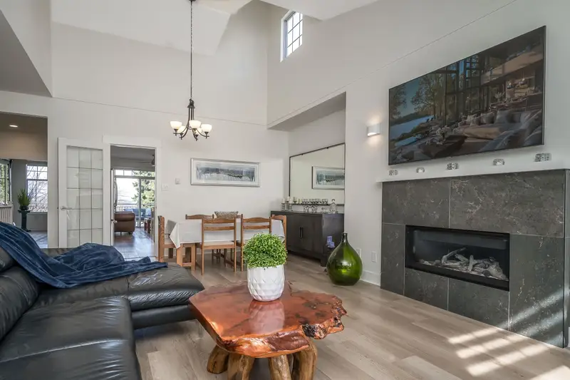 98 2533 152 STREET - photo 4 of 25