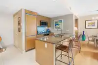 303 1473 JOHNSTON ROAD - thumbnail 2
