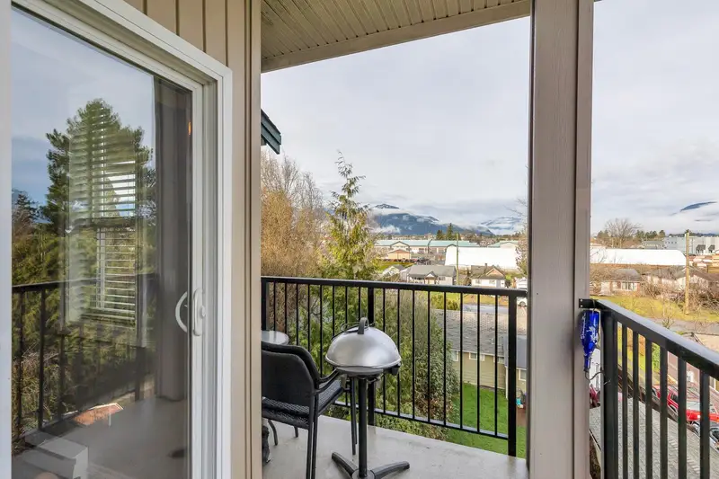 308 46053 CHILLIWACK CENTRAL ROAD - photo 1 of 25