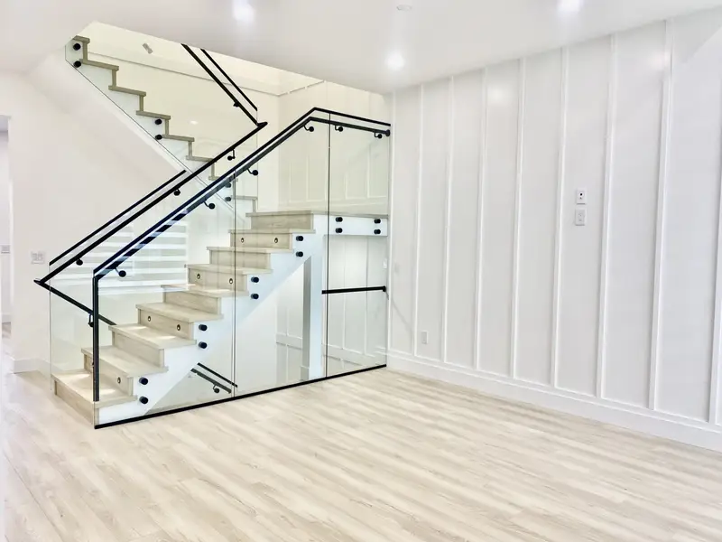 15911 88 AVENUE - photo 3 of 25