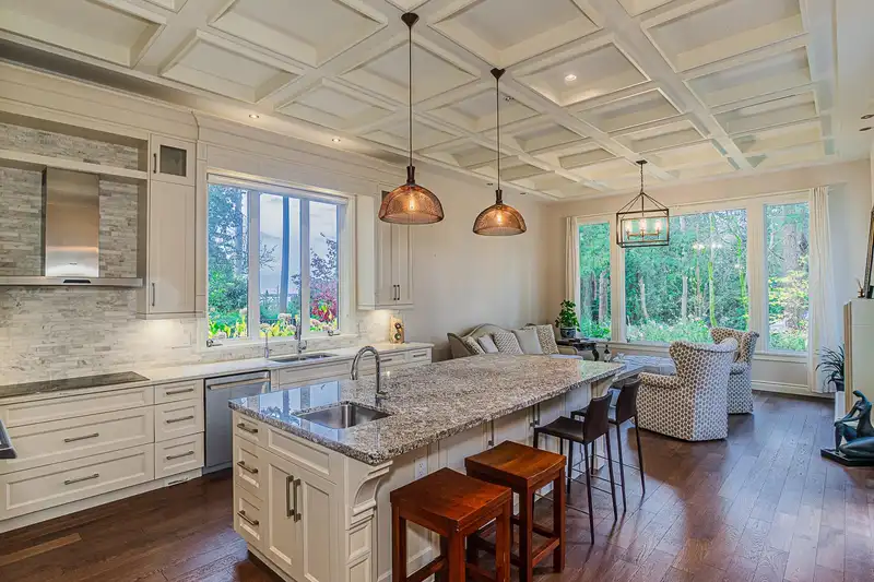 13975 34 AVENUE - photo 4 of 40