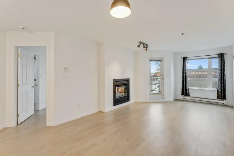 307 2335 WHYTE AVENUE - photo 1 of 25