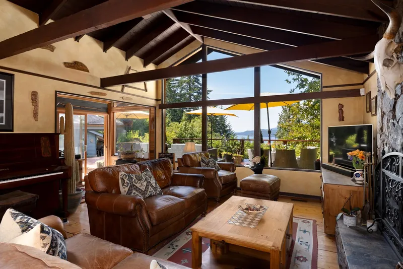 315 BAYVIEW ROAD - photo 1 of 25