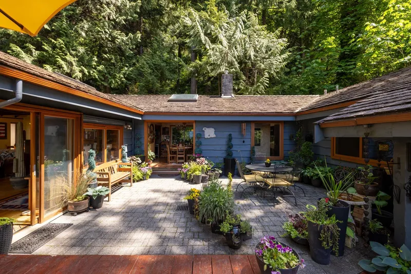 315 BAYVIEW ROAD - photo 3 of 25