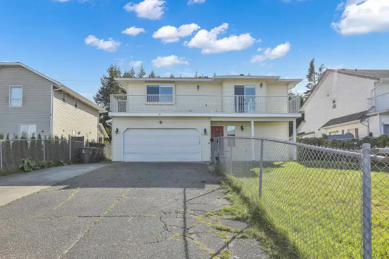 1876 KING GEORGE BOULEVARD - photo 1 of 35