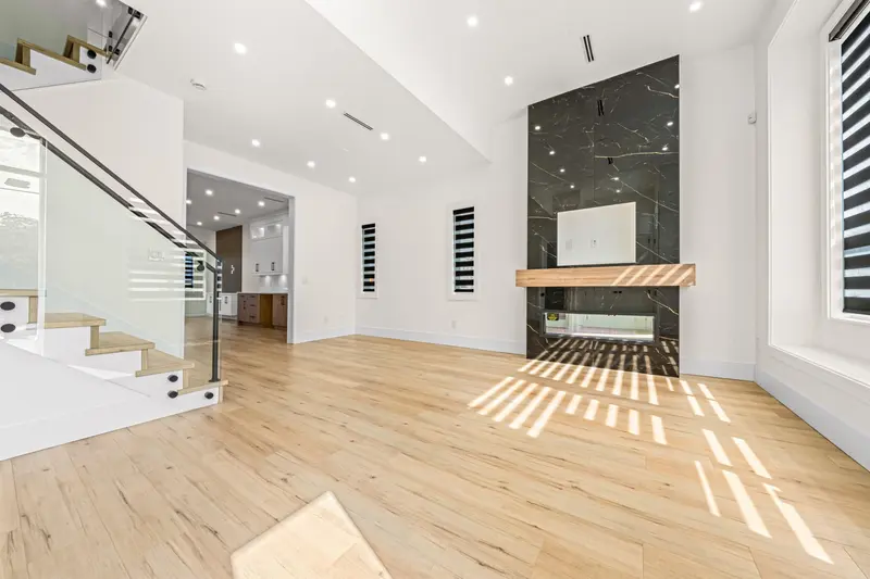 7633 ROSEWOOD STREET - photo 3 of 25