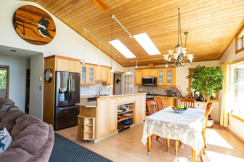 2556 LOWER ROAD - photo 2 of 25