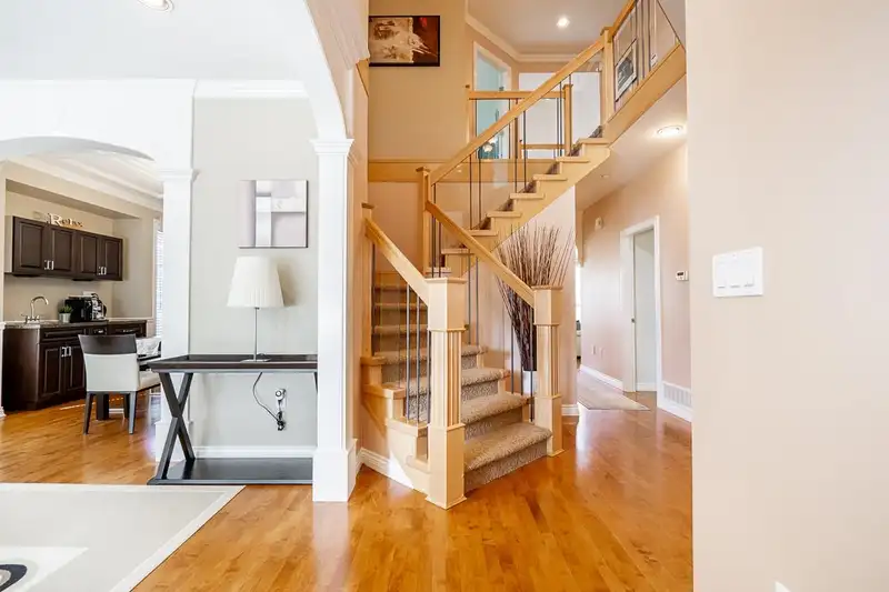 14925 23 AVENUE - photo 2 of 28