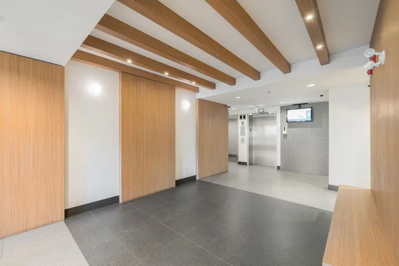 504 516 FOSTER AVENUE - photo 4 of 25