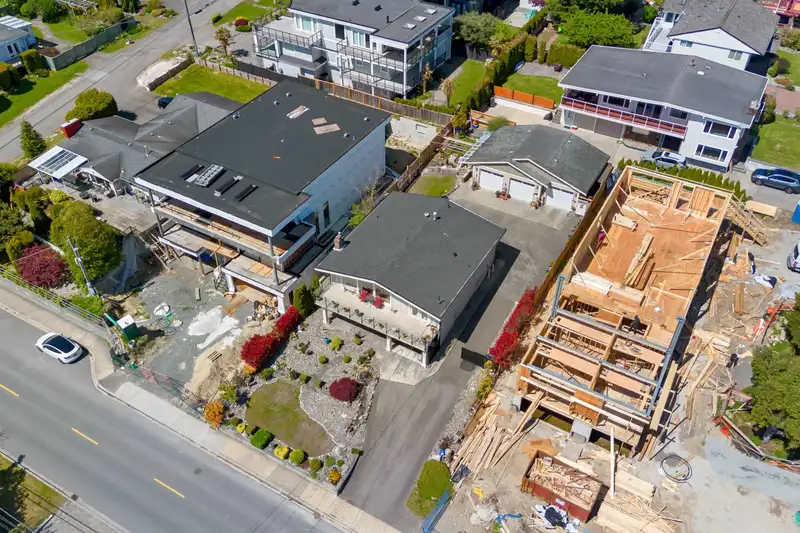 15725 PACIFIC AVENUE - photo 2 of 19