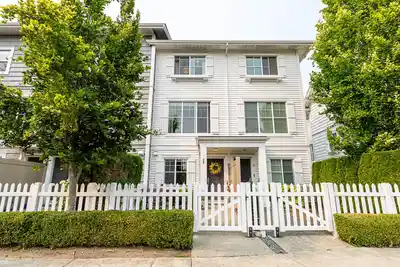 11 16228 16 AVENUE
