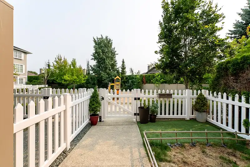 11 16228 16 AVENUE - photo 4 of 30