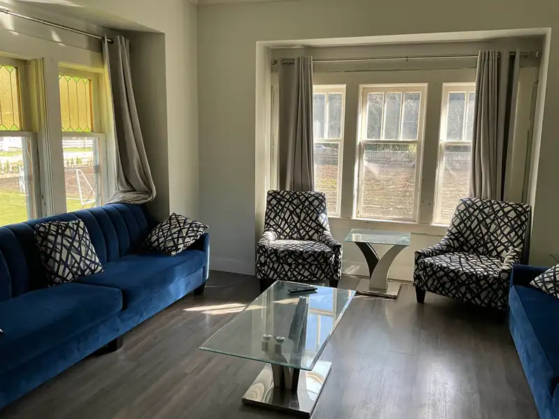 2987 184 STREET - photo 3 of 10