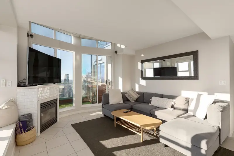 3603 939 HOMER STREET - photo 2 of 25