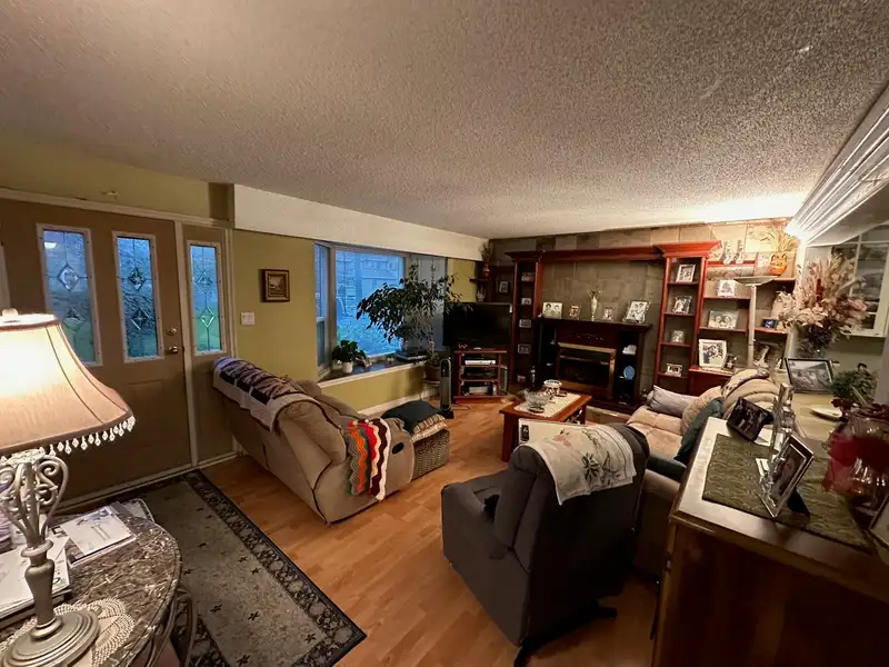 15970 THRIFT AVENUE - photo 3 of 18