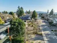 962 MAPLE STREET - thumbnail 2