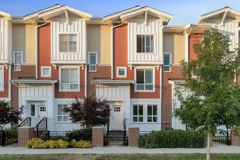 24 16561 17A AVENUE - photo 1 of 36