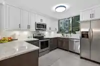 109 1785 MARTIN DRIVE - thumbnail 9