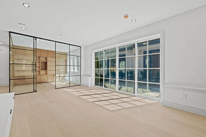 6855 CYPRESS STREET - photo 2 of 12