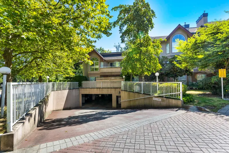 310 7435 121A STREET - photo 2 of 25