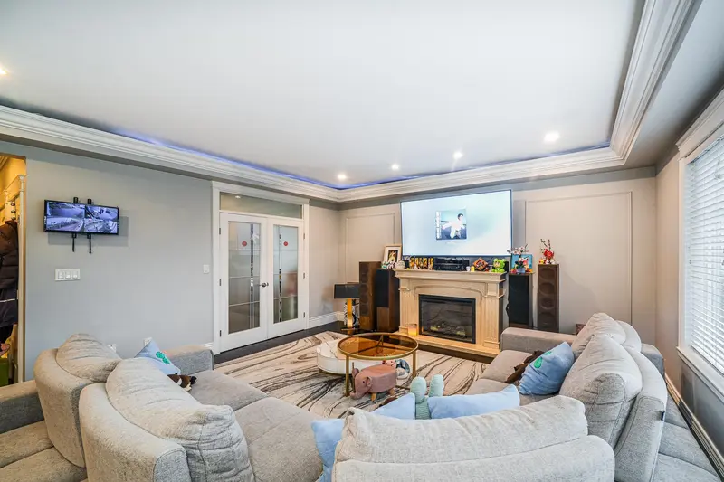 5007 HARDWICK STREET - photo 3 of 25