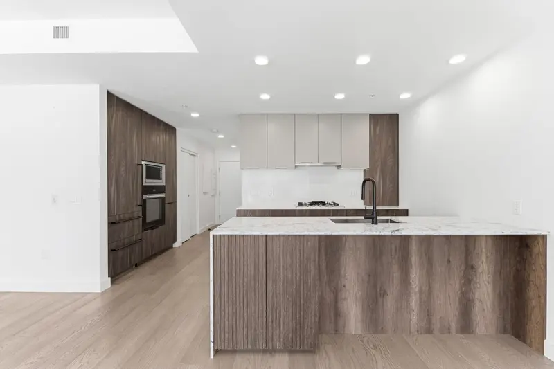 202 3590 W 39TH AVENUE - photo 4 of 21