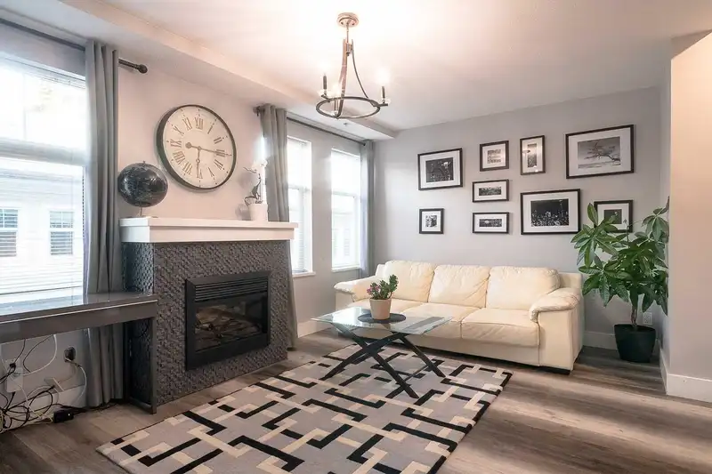 61 15833 26 AVENUE - photo 3 of 20