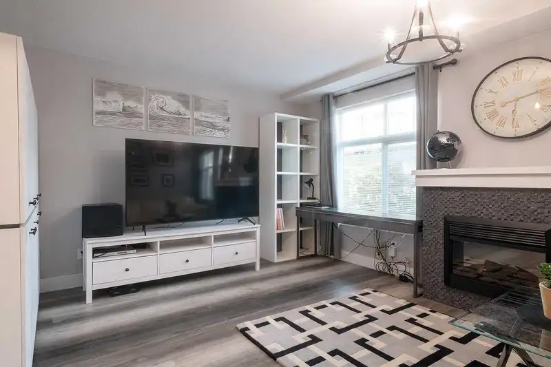61 15833 26 AVENUE - photo 4 of 20