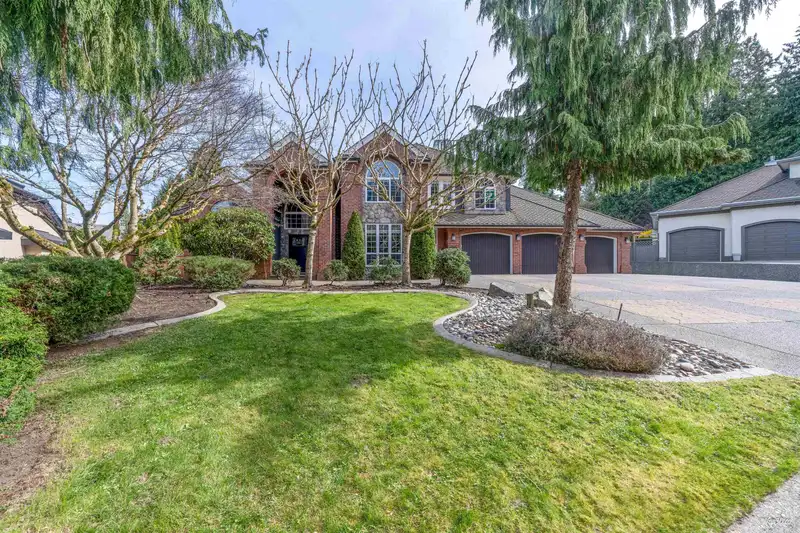 14212 31 AVENUE - photo 1 of 40