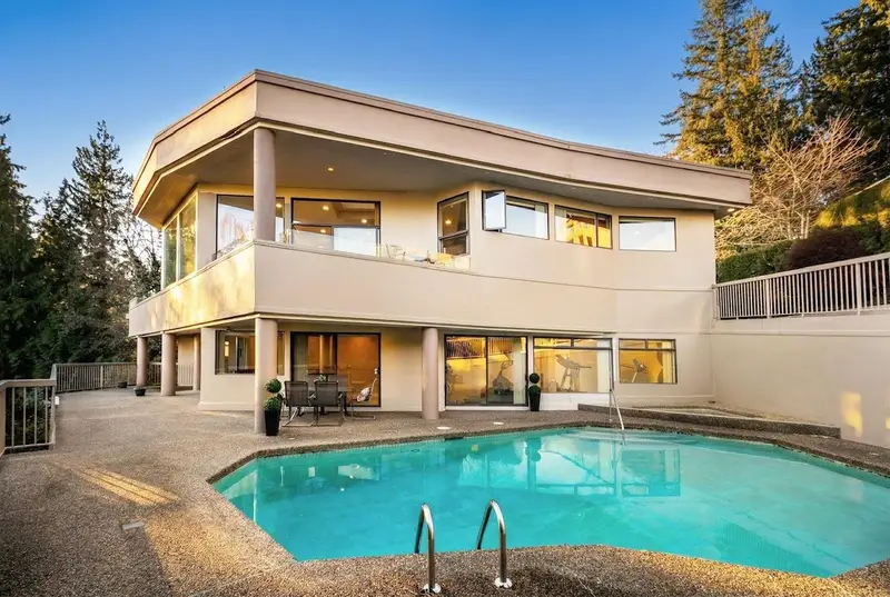 2490 WESTHILL COURT - photo 1 of 25