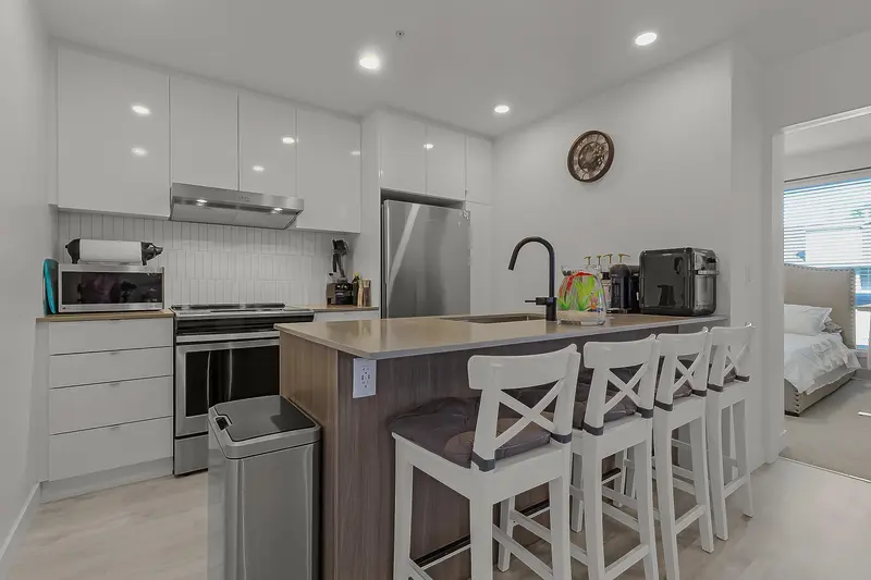 305 32838 LANDEAU PLACE - photo 3 of 21